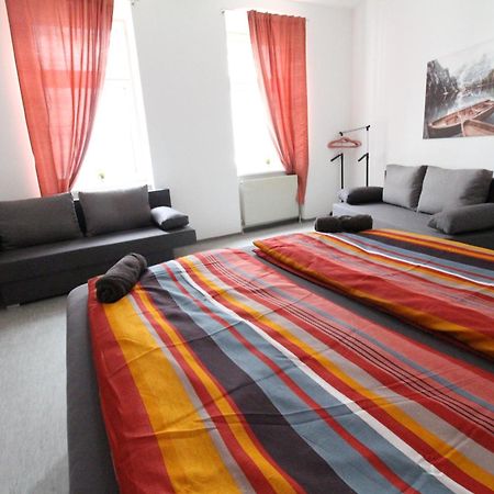 Zx Quad Room In Meidling Bécs Kültér fotó